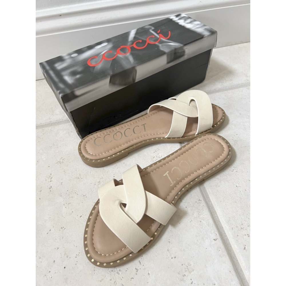 Woman’s Flip Flops